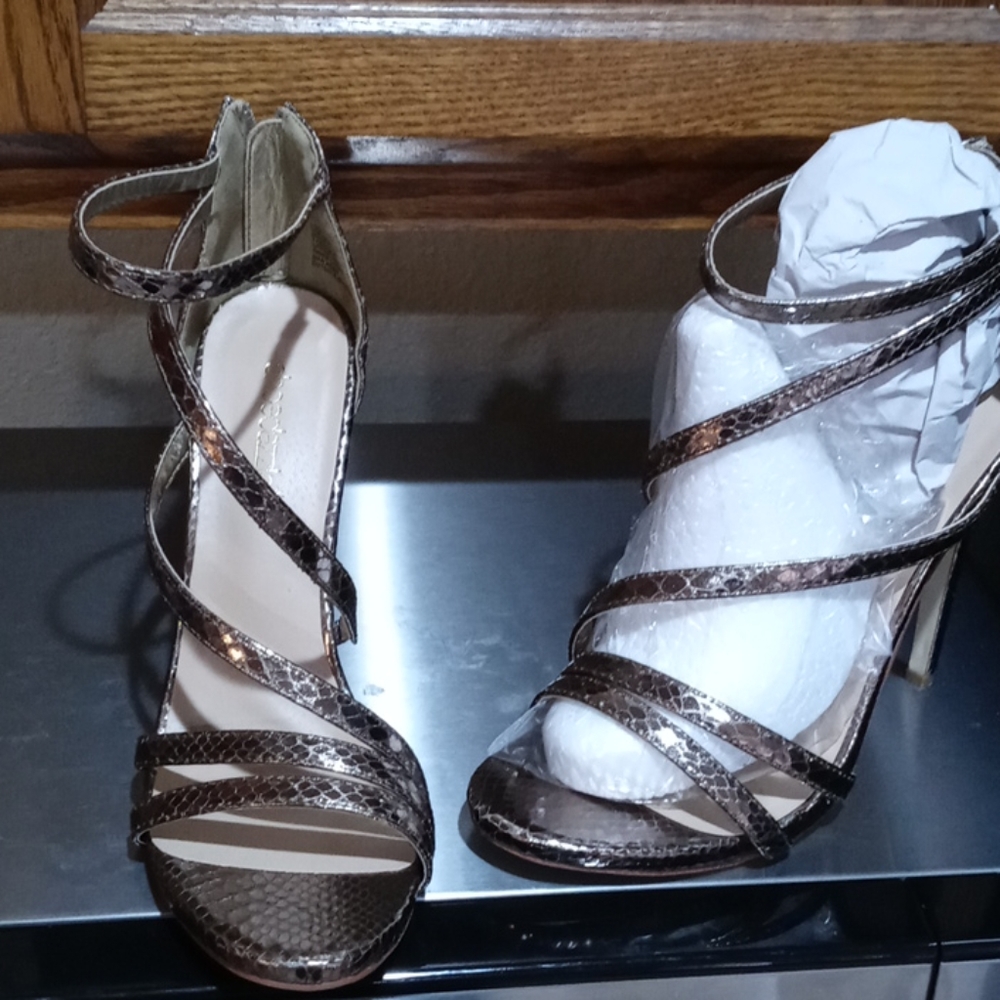Bronze snakeskin heeled sandal sz 9.5